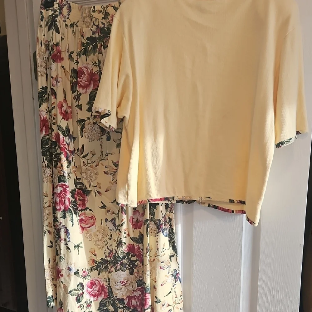 New Look Yellow Floral Top And Skirt - Picture 5 of 9